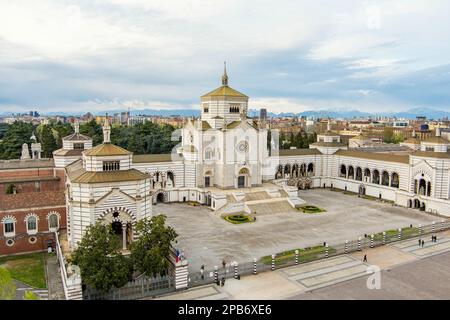 Veduta aerea del Cimitero Monumentale di Milano o del Cimitero Monumentale di Milano, luogo di sepoltura dei più importanti italiani, noto per l'abbondanza Foto Stock