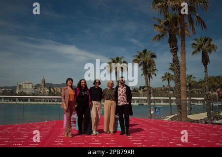 Malaga, Spagna. 12th Mar, 2023. I membri del cast del film 'Los buenos modales' posano in una fotocellula al Walk Muelle uno. Credit: SOPA Images Limited/Alamy Live News Foto Stock