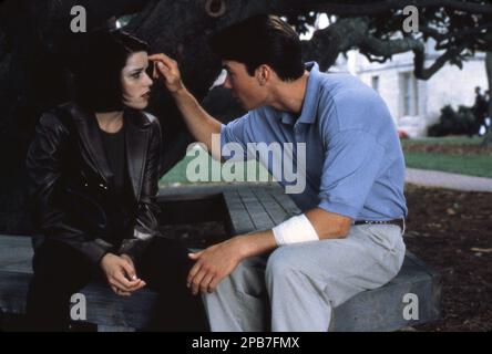 NEVE CAMPBELL e JERRY o'CONNELL in SCREAM 2 (1997) regista WES CRAVEN scrittore Kevin Williamson musica Marco Beltrami costume design Kathleen Detoro Dimension Films / Konrad Pictures / Craven - Maddalena Films / Miramax / Maven Entertainment Foto Stock