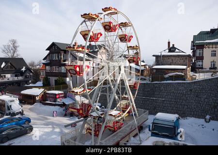 Ruota panoramica, Karpacz, Monti Karkonosze (Monti Giganti), Monti Sudeti, bassa Slesia, Polonia, febbraio 2023 Foto Stock
