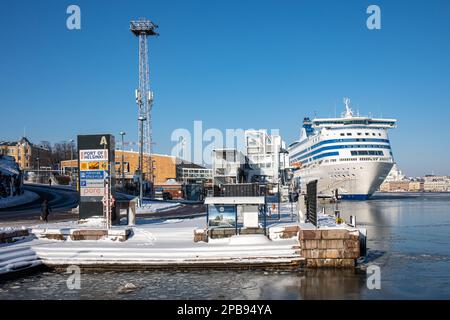 Traghetto da crociera M/S Silja Serenad della compagnia di navigazione della Silja Line ormeggiata al Terminal Olympia o al Porto Sud di Helsinki, Finlandia Foto Stock