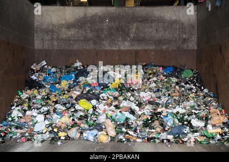 Impianto municipale di recupero dei rifiuti solidi a Danzica, Polonia © Wojciech Strozyk / Alamy Stock Photo Foto Stock