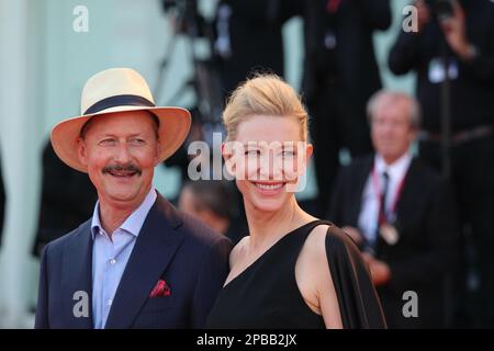 Cate Blanchett e il regista Todd Field red carpet finale 79. Mostra Internazionale d'Arte cinematografica di Venezia 2022 Foto Stock