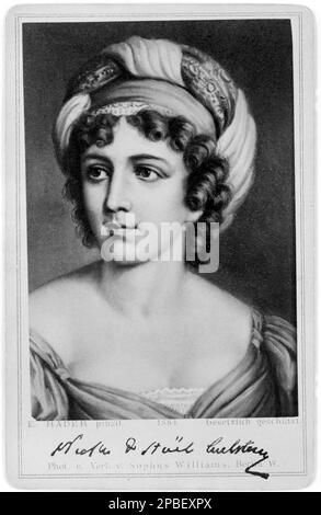 La scrittrice francese Madame Baronne Anne Louise Germaine DE STAEL Holstein ( 1766 - 1811 ) . Nata Anne Louise Germaine Necker a Parigi, in Francia, era figlia del celebre statista svizzero Jacques Necker, direttore delle finanze sotto re Luigi XVI di Francia, e Suzanne Curchod, quasi altrettanto famosa come l'amore iniziale di Edward Gibbon, come moglie di Necker stesso, E come la padrona di uno dei saloni più popolari di Parigi - SCRITTRICE - SCRITTORE - LETTERATURA - LETTERATURA - letterato - turbante - turbante - boccoli - riccioli - ricci - scollatura - scollatura - p Foto Stock