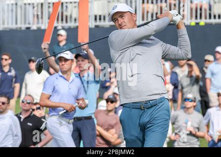 Ponte Vedra, Florida, Stati Uniti. 10th Mar, 2023. Jordan Spieth colpisce il suo tee shot sulla 16th buca durante il secondo round del campionato DEI GIOCATORI al TPC Sawgrass a Ponte Vedra, FL. Gray Siegel/CSM/Alamy Live News Foto Stock