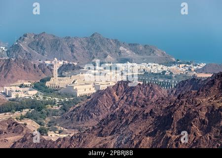 Guardando fuori a Qantab e al Bustan, Muscat Valley, Oman Foto Stock