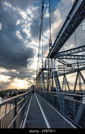 Ponte Hercilio Luz, Ponte Hercilio Luz per lungo tempo l'unico accesso all'isola di Florianopolis a Santa Catarina, Brasile, Sud America Foto Stock