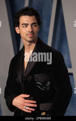 Joe Jonas partecipa al Vanity Fair Oscar Party del 2023 al Walis ...