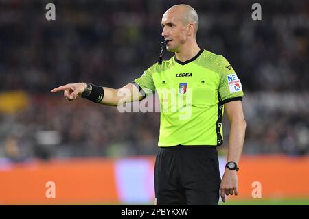 Arbitro Michael Fabbri durante il calcio Serie A match Roma contro Sassuolo, Roma, Italia. 12th Mar, 2023. AllShotLive/Sipa USA Credit: Sipa USA/Alamy Live News Foto Stock