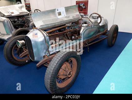 Vista frontale di tre quarti di una Ford 1930 Twin-engined modello A, in mostra al London Classic Care Show 2023 Foto Stock