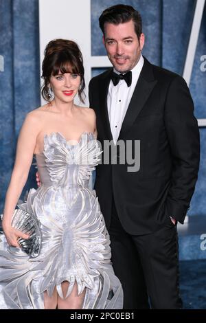 Los Angeles, Stati Uniti. 13th Mar, 2023. Zooey Deschanel e Jonathan Scott arriveranno al Vanity Fair Oscar Party 2023, Walis Annenberg Center for the Performing Arts, Los Angeles. Credit: Doug Peters/Alamy Live News Foto Stock