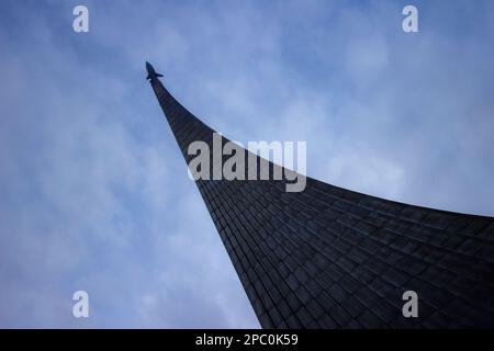 Mosca, Russia. 09th Mar, 2023. Il Monumento ai conquistatori dello spazio a Mosca. 62nd° anniversario del primo volo spaziale umano condotto dal cosmonaut sovietico Yuri Gagarin. Il Museo dei Cosmonautici di Mosca è stato inaugurato nell'aprile 1981. Credit: SOPA Images Limited/Alamy Live News Foto Stock