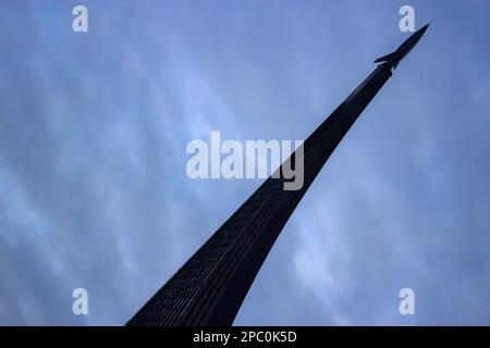 Mosca, Russia. 09th Mar, 2023. Il Monumento ai conquistatori dello spazio a Mosca. 62nd° anniversario del primo volo spaziale umano condotto dal cosmonaut sovietico Yuri Gagarin. Il Museo dei Cosmonautici di Mosca è stato inaugurato nell'aprile 1981. Credit: SOPA Images Limited/Alamy Live News Foto Stock