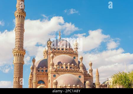 Bella moschea al Mustafa nella città vecchia di Sharm El Sheikh in Egitto. Foto Stock