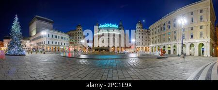 GENOVA, ITALIA - 30 DICEMBRE 2021: Piazza De Ferrari alla fontana al mattino. Foto Stock