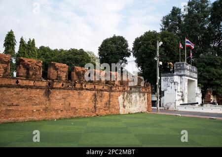 Antiche mura della città di Kanchanaburi in Thailandia. Kanchanaburi è una città della Thailandia occidentale Foto Stock