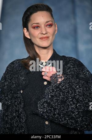 Beverly Hills, Stati Uniti. 12th Mar, 2023. Marion Cottilard arriva per il Vanity Fair Oscar Party al Walis Annenberg Center for the Performing Arts di Beverly Hills, California, domenica 12 marzo 2023. Foto di Chris Chew/UPI Credit: UPI/Alamy Live News Foto Stock