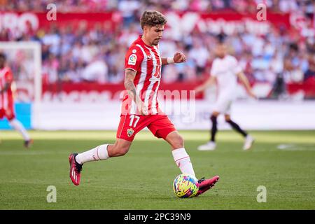 Siviglia, Spagna. 12th Mar, 2023. Alejandro Pozo (17) di Almeria visto durante la partita di LaLiga Santander tra Sevilla FC e Almeria a Estadio Ramon Sanchez Pizjuan a Siviglia. (Photo Credit: Gonzales Photo/Alamy Live News Foto Stock