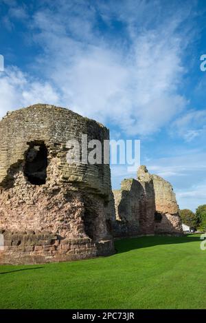 La East Gatehouse al castello di Rhuddlan, Denbighshire, Galles del Nord. Foto Stock