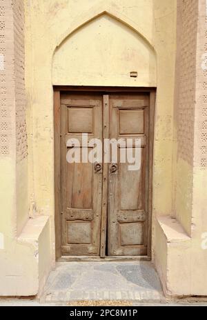 Antica porta a Nain, Provincia di Isfahan, Iran. Foto Stock