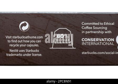 Alluminio riciclato al 80% impegnato nella fornitura etica di caffè in collaborazione con Conservation International, dettaglio sulla confezione di capsule di caffè Starbucks Foto Stock