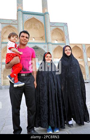 Famiglia di iraniani in Yazd città - Iran Foto Stock