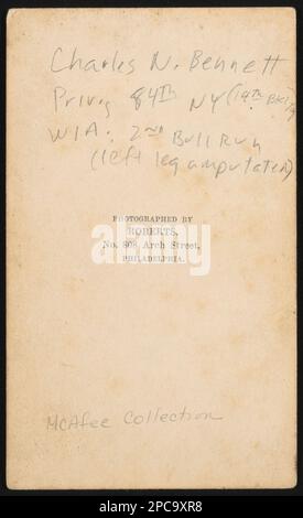 Privato Charles N. Bennett della Co.. H, 84th New York Fanteria Regiment in uniforme con amputata gamba sinistra / fotografata da Roberts, No. 808 Arch Street, Philadelphia. Liljenquist Famiglia Collezione di fotografie della Guerra civile , pp/liljpaper. Bennett, Charles N, approssimativamente 1841- , Stati Uniti, Esercito, New York, reggimento della fanteria, 84th (1861-1864), persone, soldati, Unione, 1860-1870, amputee, 1860-1870, uniformi militari, Unione, 1860-1870, Stati Uniti, Storia, Guerra civile, 1861-1865, Personale militare, Unione. Foto Stock