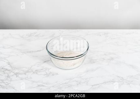 Biscotti al limone con cioccolato bianco Foto Stock