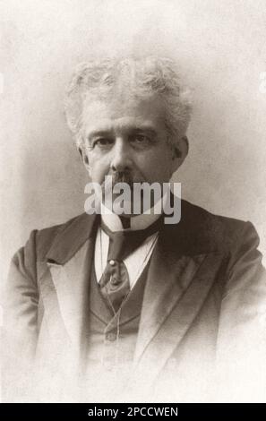 1905 ca, ITALIA : lo scrittore e poeta italiano ANTONIO FOGAZZARO ( 1842 - 1911 ), - ritratto - ritratto - colletto - colletto - cravatta - baffi - LETTERATO - SCRITTORE - LETTERATURA - Malombra - STORIA - FOTO STORICHE ---- Archivio GBB Foto Stock