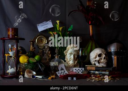 La tradizione vanitas nei dipinti di natura morta è associata principalmente ai pittori olandesi del 17th° secolo e, certamente, influenzata dalla severità di t Foto Stock