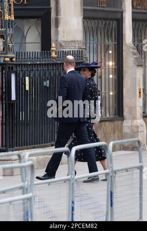 Westminster, Londra, Regno Unito. 13th marzo, 2023. Principe William, il Principe di Galles e Caterina, la Principessa di Galles in arrivo con i membri della Famiglia reale in arrivo per il Commonwealth Service presso l'Abbazia di Westminster a Londra questo pomeriggio. Credit: Maureen McLean/Alamy Live News Foto Stock