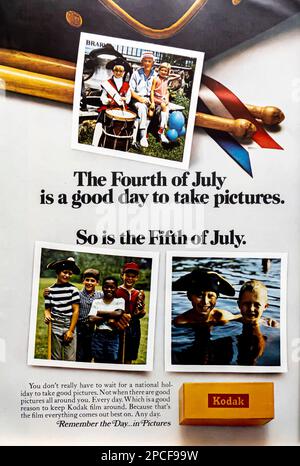 Kodak l'annuncio del 4th luglio in una rivista NatGeo luglio 1968 Foto Stock