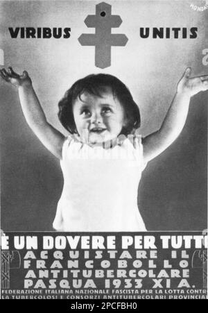 1933, ITALIA : SANDRA MONDAINI (Milano , 1931 ) famosa attrice italiana , papà del pittore ARTISTICO TATI MONDAINI , moglie dell'attore RAIMONDO VIANELLO . In questa foto di 6 mesi in pubblicità poster su TBC campain prevenzione durante il 1933 , L'opera proveniva da Tati Mondaini - TELEVISIONE - TELEVISIONE - TEATRO - TEATRO - Soubrette - personalita' da giovani giovane bambino bambini bambina - infanzia - personalità personaggi quando era bambino - bambino - INFANZIA - INFANZIA - tubercolosi - publicita' - manifesto pubblico - Ministero della Salute Sanita Foto Stock