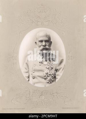 1914 ca : il Kaiser AUSTRIACO FRANZ JOSEF von ABSBURG ( 1830 - 1916 ) , Imperatore d'Austria , Re d'Ungheria e Boemia . Foto di C. Pietzner , Wien - FRANCESCO GIUSEPPE - GIUSEPPE - ABSBURG - ASBURGO - ASBURGO - NOBILI - NOBILI - NOBILTa' - REALI - ASBURGO - HASBURG - ROYALTY - AUSTRIA - baffi - baffi - uniforme militare - divisa uniforme militare - medaglia - medaglie - medaglie - medaglie - Francesco Giuseppe - WWI Prima Guerra Mondiale - araldica - stemmi - stemma araldico - araldica © Archivio GBB / Foto Stock