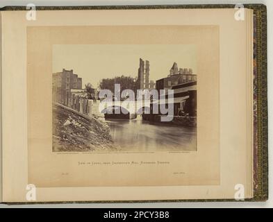 Vista sul canale, vicino a Crenshaw's Mill, Richmond, Virginia / Alex. Gardner, fotografo.. Illus. In: Libro fotografico della guerra di Gardner / Alexander Gardner. Washington, D.C. : Philp & Solomons, [c1866], v. 2, n. 92, Copyright di A. Gardner, titolo dall'articolo. Canali, Virginia, Richmond, 1860-1870, industria, Virginia, Richmond, 1860-1870, Stati Uniti, Storia, Civil War, 1861-1865, aspetti economici e industriali, Virginia, Richmond, Stati Uniti, Storia, Guerra civile, 1861-1865, Trasporti, Confederato, Virginia, Richmond. Foto Stock