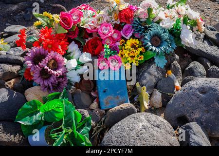 Rovine in una forma piuttosto buona di un forno di calce. La calce era un prodotto di esportazione nella storia dell'isola. Hornos de cal de la Hondura, Fuerteventura, Canarie Foto Stock