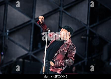 Torino, Italia. 30 giugno 2022. Il cantante rock english Vasco ha suonato dal vivo sul palco dello stadio Olimpico Torino. Credito: Andrea Pinna Foto Stock