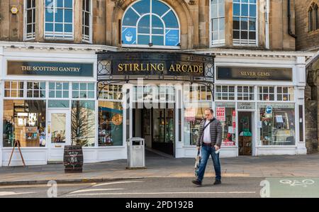 Stirling Arcade shopping nel trafficato centro della città di Stirling, in Scozia Foto Stock