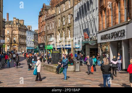 Il trafficato centro della città di Stirling in Scozia Foto Stock