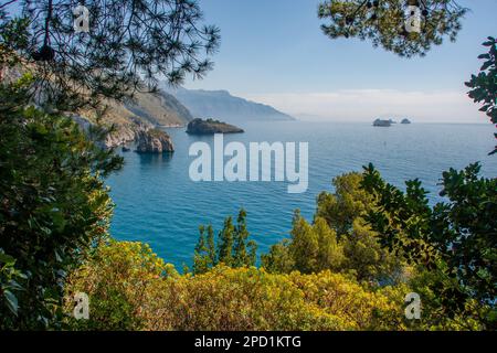 Hotel la Conca del sogno Costa Nerano, massa Lubrense, Italia piccolo villaggio di pescatori sulla Costiera Amalfitana. Di fronte all'isola di Capri Foto Stock