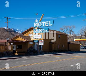 Lone Pine, CA, USA - 9th febbraio 2023 - cartello Motel Mount Whitney Foto Stock