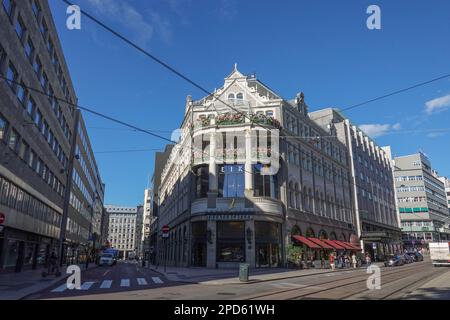 Norvegia, Oslo, il Theatercafeen è un famoso caffè aperto nel 1900 e si trova di fronte al Teatro Nazionale Foto © Fabio Mazzarella/Sintesi/ Foto Stock