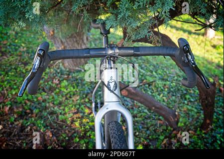 10-14-2022: La Salsa Stormchaser a velocità singola viene touted come una bici da ghiaia progettata per prevalere in condizioni di maltempo e di scricchiolatura della trasmissione. Il Foto Stock