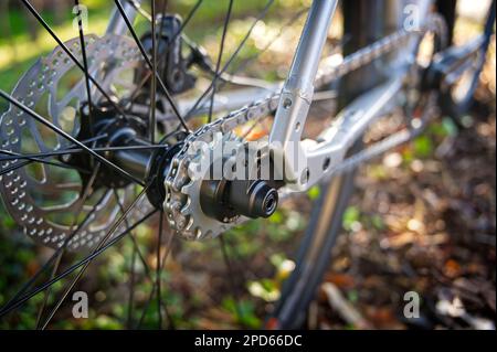 10-14-2022: La Salsa Stormchaser a velocità singola viene touted come una bici da ghiaia progettata per prevalere in condizioni di maltempo e di scricchiolatura della trasmissione. Il Foto Stock