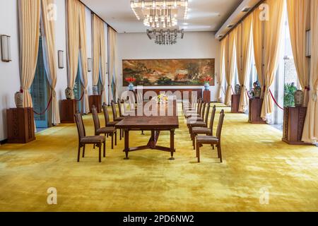 Una sala conferenze impressionante nel Palazzo dell'Indipendenza, ho Chi Minh City, Vietnam. Foto Stock