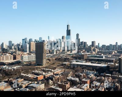Skyline di Chicago da Little Italy Foto Stock