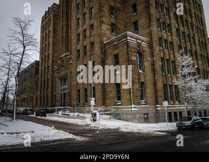 Il Coner Dominion Public Building (Halifax, Nova Scotia) principe Treet e bedford fila una fredda mattina d'inverno Foto Stock