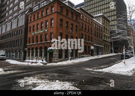 The Old Triangle Irish Alehouse in the Brick District, 1862-1869, 5136 Prince St Foto Stock