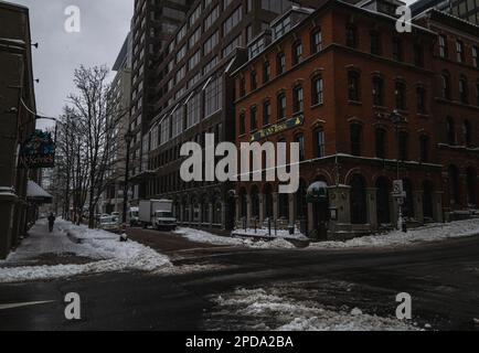 The Old Triangle Irish Alehouse in the Brick District, 1862-1869, 5136 Prince St Foto Stock
