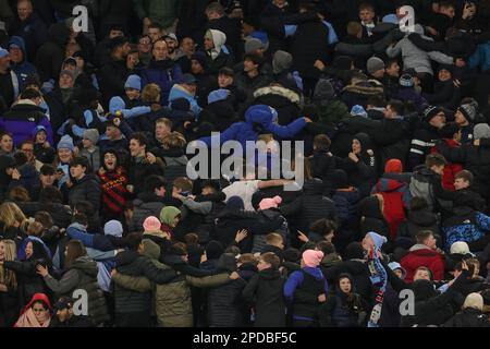 Manchester, Regno Unito. 14th Mar, 2023. I fan di Manchester City fanno il Poznan durante il round della UEFA Champions League 16 Manchester City vs RB Leipzig all'Etihad Stadium, Manchester, Regno Unito, 14th marzo 2023 (Photo by Mark Cosgrove/News Images) Credit: News Images LTD/Alamy Live News Foto Stock